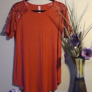 ☆ Zenana Signature womens shirt size medium.